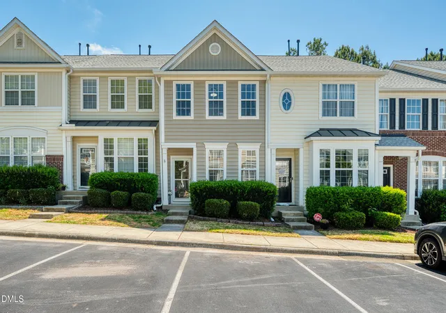 Photo 3 of Townhouse for sale at 7643 Winners Edge St, Raleigh, NC 27617 | MLS# 10160515 | Listing updated on 2026-09-19