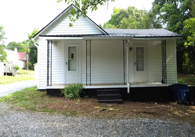 Homes for sale in Haw River, NC | 123 E Hill St, Haw River, NC 27258 | MLS# 10176498