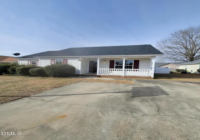 Homes for sale in Ayden, NC | 3670 Highland Dr, Ayden, NC 28513 | MLS# 10145534