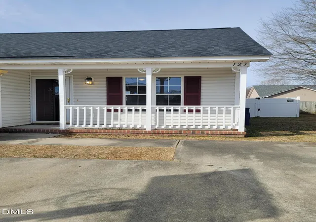 Homes for sale in Ayden, NC | 3670 Highland Dr, Ayden, NC 28513 | MLS# 10145534