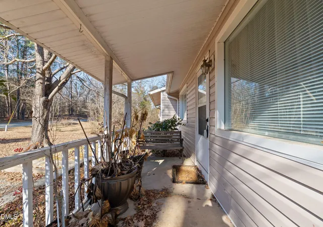 Photo 2 of Single Family Residence at 5613 Barbee Chapel Rd, Chapel Hill, NC 27517 | MLS# 10146981 | | Sold on 2026-05-05