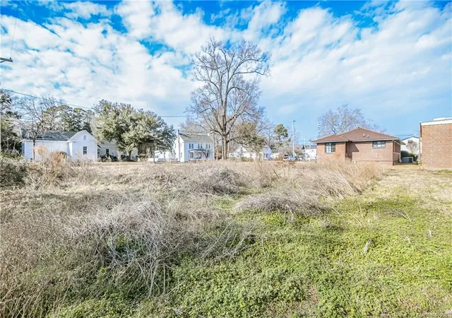 Homes for sale in Laurinburg, NC | 308 Everett St, Laurinburg, NC 28352 | MLS# 757259