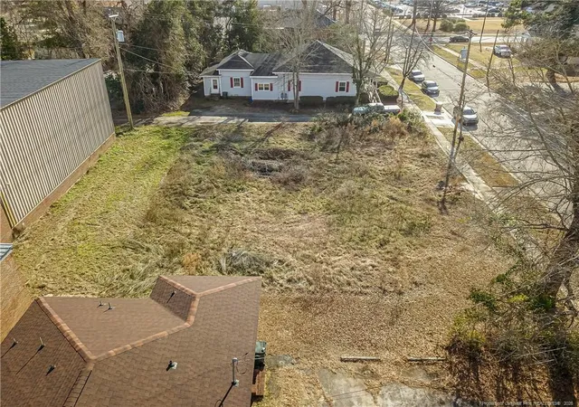 Homes for sale in Laurinburg, NC | 308 Everett St, Laurinburg, NC 28352 | MLS# 757259