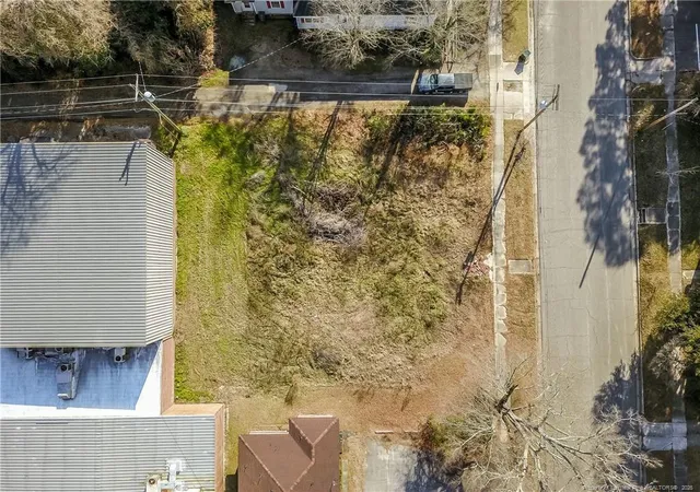 Homes for sale in Laurinburg, NC | 308 Everett St, Laurinburg, NC 28352 | MLS# 757259