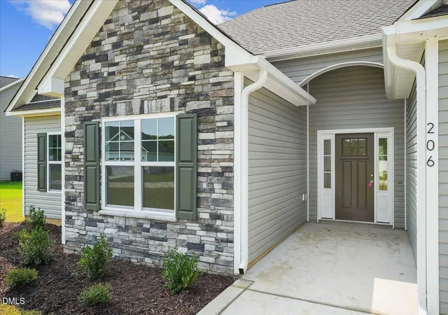 Photo 4 of Single family home for sale at 206 Talton Ests Dr, Pikeville, NC 27863 | MLS# 10145911 | Listing updated on 2026-09-20