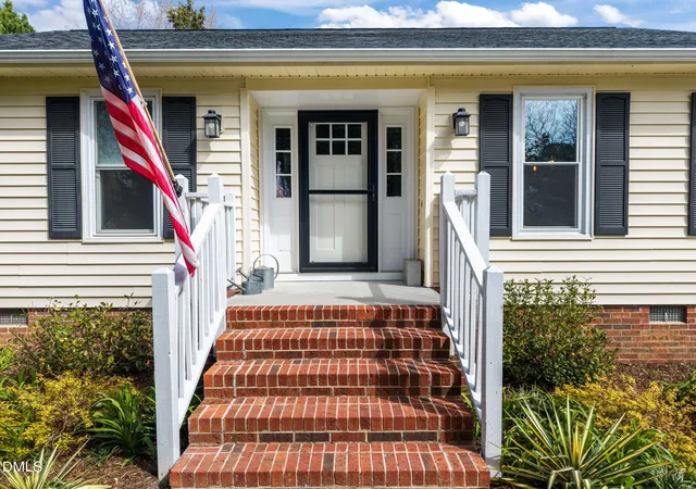 Photo 3 of Sale Pending at 6016 Brass Lantern Ct, Raleigh, NC 27606 | MLS# 10156874 | Listing updated on 2026-07-18