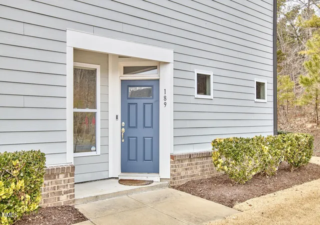Photo 3 of Townhouse at 189 Manordale Dr, Chapel Hill, NC 27517 | MLS# 10146287 | | Sold on 2026-06-12