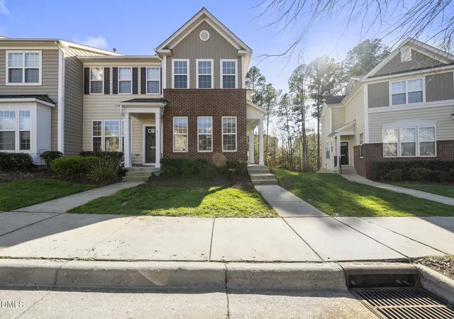 Photo 4 of Townhouse at 214 Grey Elm Trl, Durham, NC 27713 | MLS# 10154164 | | Sold on 2026-05-19