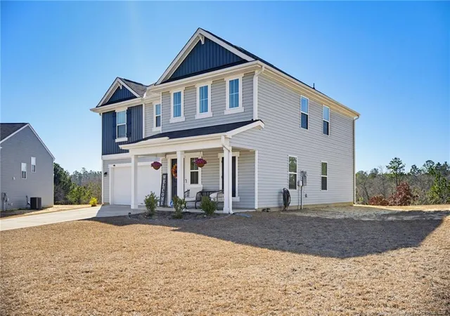 Photo 2 of Single family home for sale at 913 Sapphire Stone Ln, Hope Mills, NC 28348 | MLS# 757290 | Listing updated on 2026-08-30