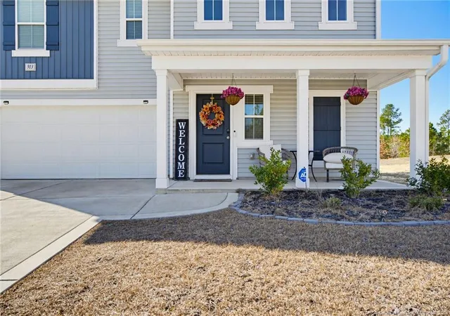 Photo 3 of Single family home for sale at 913 Sapphire Stone Ln, Hope Mills, NC 28348 | MLS# 757290 | Listing updated on 2026-08-30
