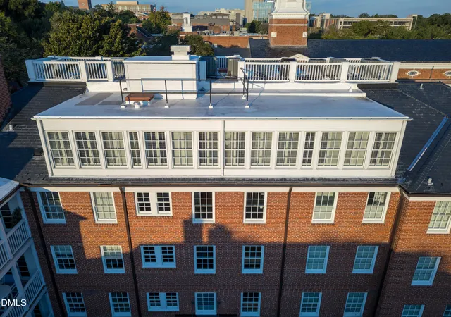 4th image of 213 E Franklin St #Unit 400, Chapel Hill, NC 27514 | MLS# 10146865