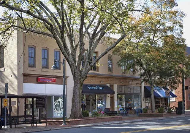 2nd image of 213 E Franklin St, Chapel Hill, NC 27514