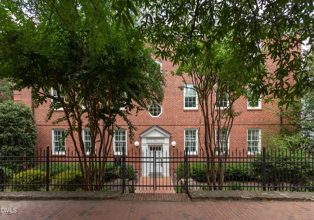 5th image of 213 E Franklin St #Unit 400, Chapel Hill, NC 27514 | MLS# 10146865