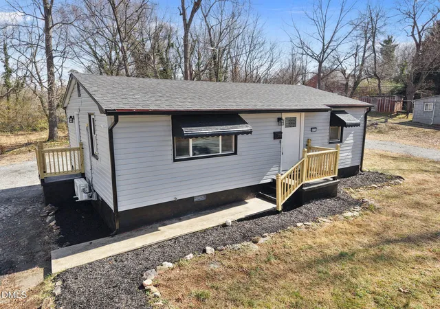 4th image of 512 Glovinia St, Asheboro, NC 27203 | MLS# 10146891