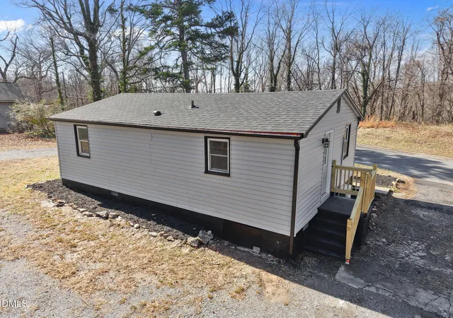 5th image of 512 Glovinia St, Asheboro, NC 27203 | MLS# 10146891