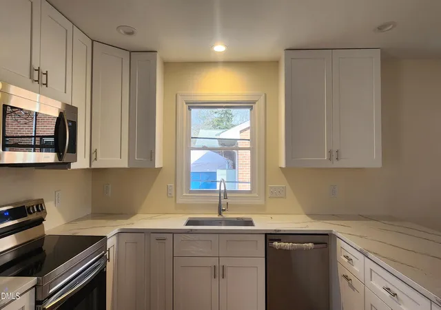 Photo 4 of Single family home for sale at 910 Ruby St, Durham, NC 27704 | MLS# 10147078 | Listing updated on 2026-07-18