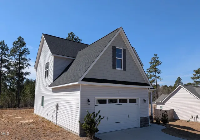 Homes for sale in West End, NC | 4032 Silver Ln, West End, NC 27376 | MLS# 10147156