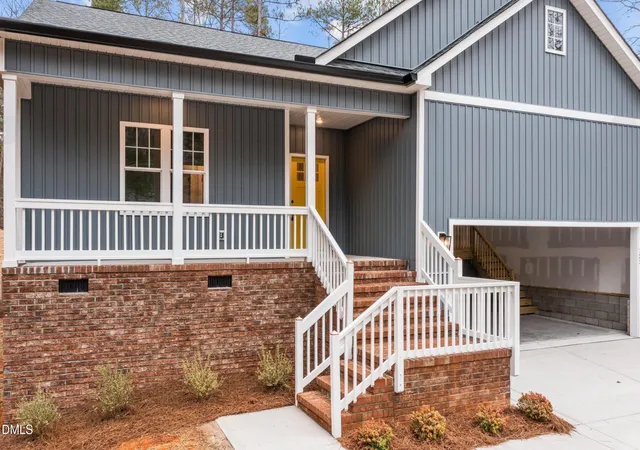 Photo 3 of Sale Pending at 121 Mohave Dr, Louisburg, NC 27549 | MLS# 10147303 | Listing updated on 2026-09-15