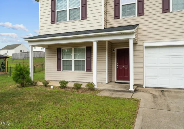 Photo 3 of Single family home for sale at 16 Summerwood Ln, Lillington, NC 27546 | MLS# 10153630 | Listing updated on 2026-07-18