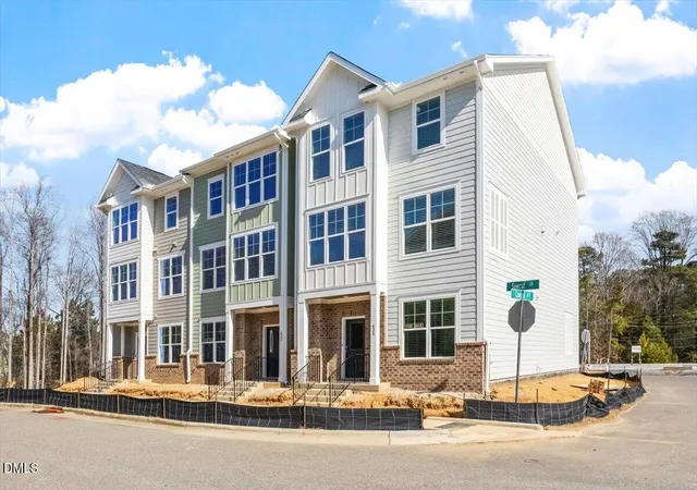 Photo 3 of Townhouse at 635 Sawcut Ln, Apex, NC 27502 | MLS# 10147907 | | Sold on 2026-05-22