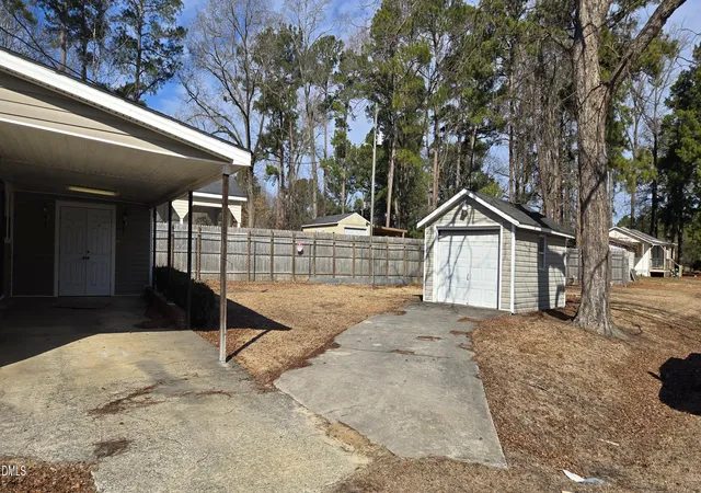 Homes for sale in Clinton, NC | 480 5 Bridge Rd, Clinton, NC 28328 | MLS# 10147740