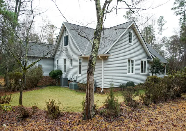 2nd image of 2215 Southern Rd, Sanford, NC 27330 | MLS# 10148391
