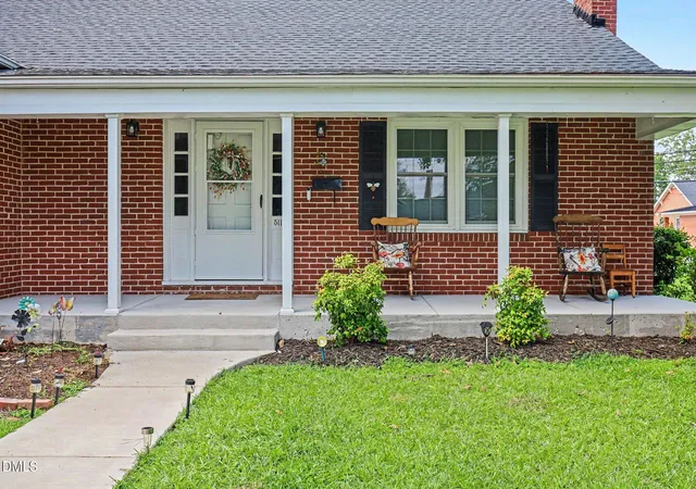 Photo 2 of Single family home for sale at 511 N Raiford St, Selma, NC 27576 | MLS# 10186246 | Listing updated on 2026-08-16