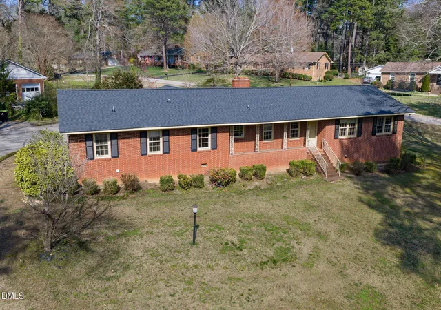 3rd image of 2008 Brookrun Rd, Henderson, NC 27536 | MLS# 10153138