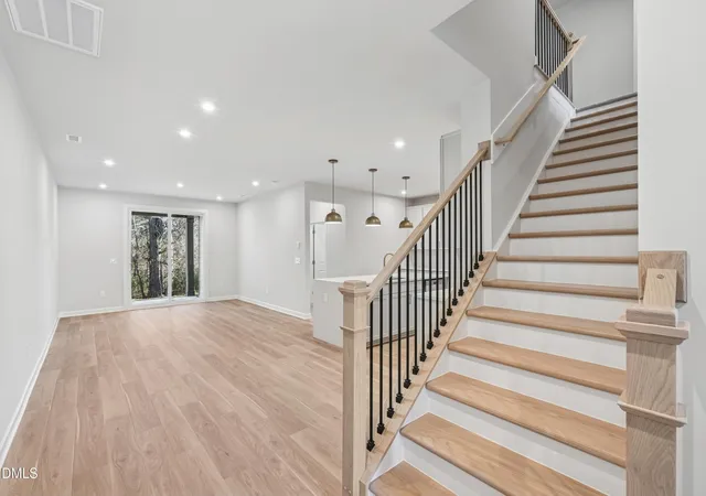 3rd image of 234 Oak Summit Pl, Chapel Hill, NC 27516 | MLS# 10148053