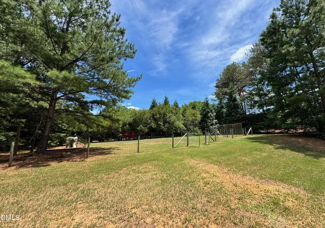 Photo 3 of Single family home for sale at 113 Alan Ln, Clayton, NC 27520 | MLS# 10148347 | Listing updated on 2026-08-31