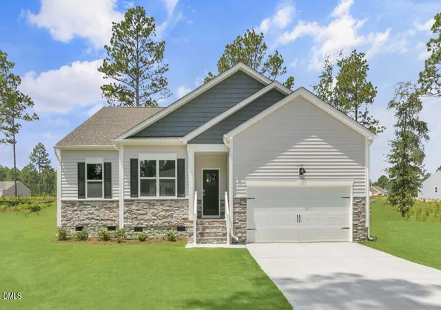 Homes for sale in West End, NC | 3069 Platinum Cir, West End, NC 27376 | MLS# 10148438