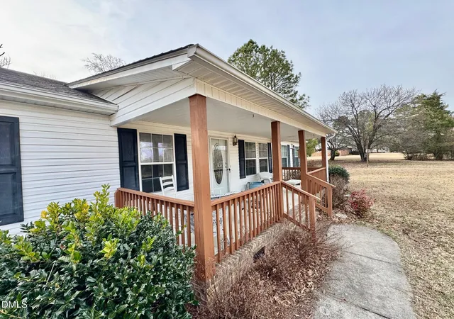 Photo 3 of Single Family Residence at 1595 Spring Valley Lake Rd, Henderson, NC 27537 | MLS# 10149174 |  | Sold on 2026-05-22