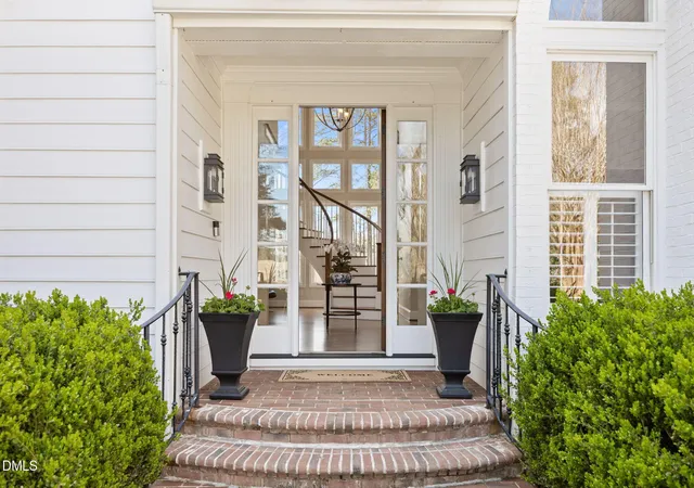Photo 4 of Single Family Residence at 200 Donegal Dr, Chapel Hill, NC 27517 | MLS# 10156913 | | Sold on 2026-06-09