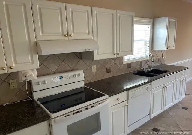 Photo 4 of Single family home for sale at 504 Bramblegate Rd, Hope Mills, NC 28348 | MLS# 757969 | Listing updated on 2026-09-22