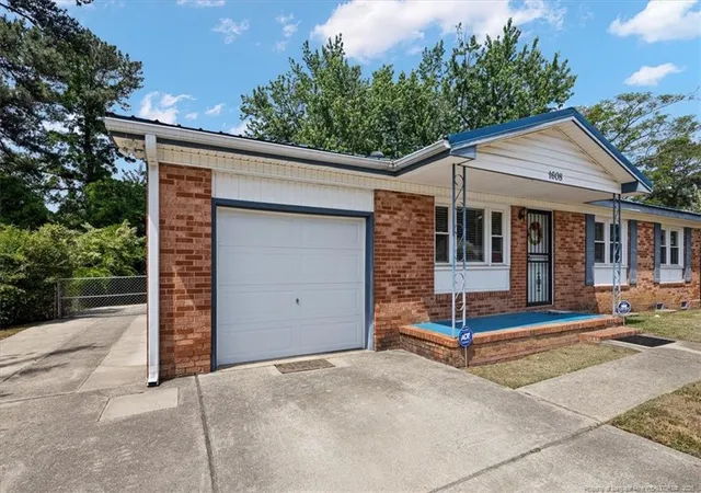 2nd image of 1608 Grandview Dr, Fayetteville, NC 28314 | MLS# 757979