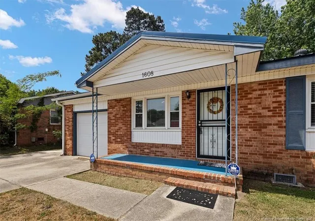 3rd image of 1608 Grandview Dr, Fayetteville, NC 28314 | MLS# 757979