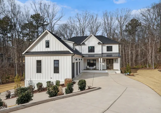 Photo 4 of Single family home for sale at 5200 Milner Dr, Raleigh, NC 27606 | MLS# 10150196 | Listing updated on 2026-08-30