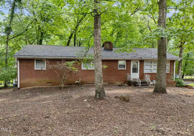 Photo 1 of Single family home for sale at 106 Markham Dr, Chapel Hill, NC 27514 | MLS# 10149491 | Listing updated on 2026-07-18