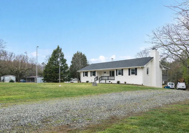 Photo 3 of Sale Pending at 3141 Wagoner Ln, Graham, NC 27253 | MLS# 10149701 | Listing updated on 2026-08-17