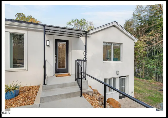 Photo 5 of Single family home for sale at 100 Eastwood Lake Rd, Chapel Hill, NC 27514 | MLS# 10155991 | Listing updated on 2026-08-19