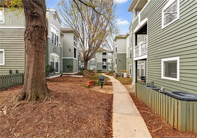 Homes for sale in Raleigh, NC | 1221 Westview Lane, Raleigh, NC 27605 | Houzeo