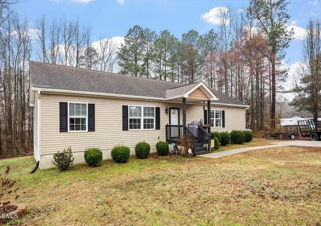 Photo 3 of Single Family Residence at 171 Beverly Ln, Henderson, NC 27537 | MLS# 10150957 | | Sold on 2026-06-30