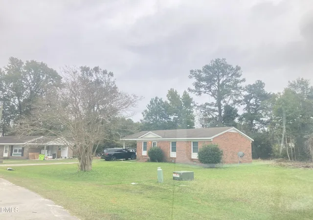 Photo 3 of Sale Pending at 1405 Mockingbird Ln, New Bern, NC 28562 | MLS# 10150684 | Listing updated on 2026-09-12