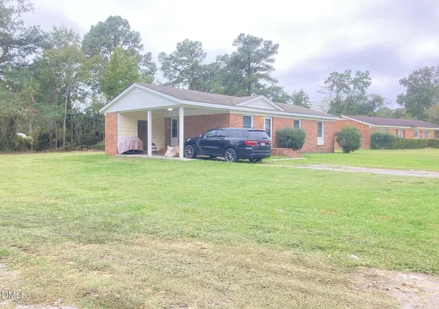 Photo 4 of Sale Pending at 1405 Mockingbird Ln, New Bern, NC 28562 | MLS# 10150684 | Listing updated on 2026-09-12