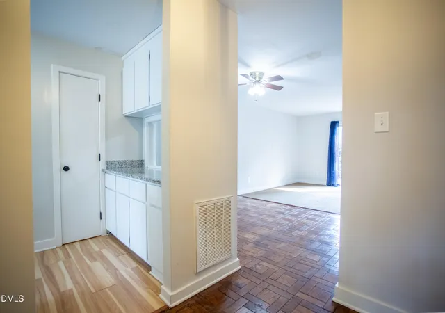 3rd image of 69 Fernwood Ln, Chapel Hill, NC 27516 | MLS# 10150860