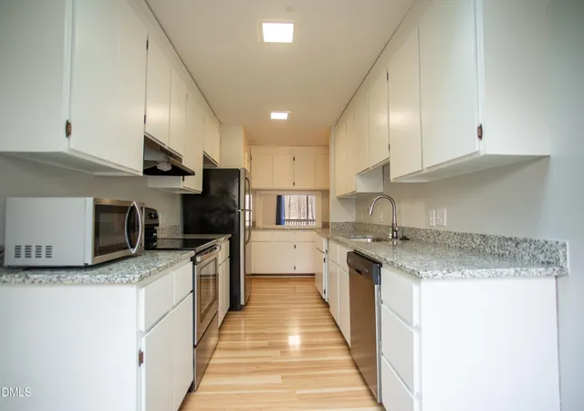 5th image of 69 Fernwood Ln, Chapel Hill, NC 27516 | MLS# 10150860