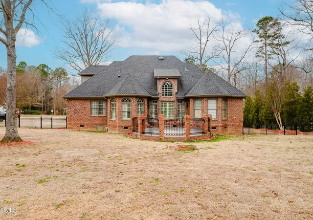Photo 4 of Single family home for sale at 2801 Stonewalk Ct, Zebulon, NC 27597 | MLS# 10150227 | Listing updated on 2026-09-02