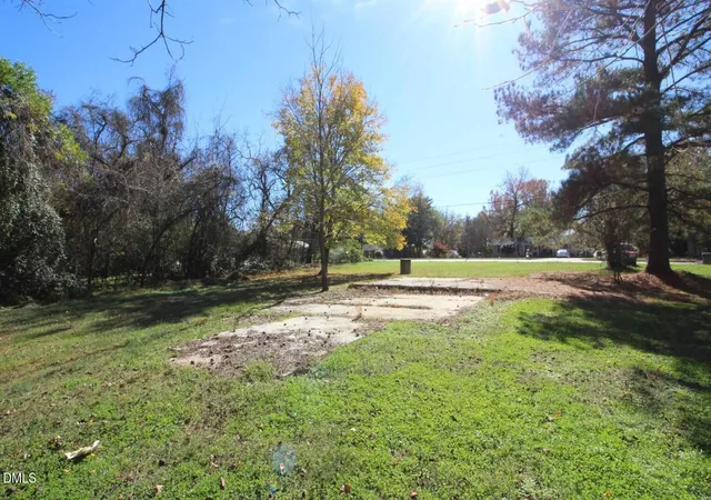 3rd image of 936 W Holly Springs Rd, Holly Springs, NC 27540 | MLS# 10150554