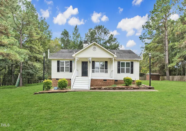Homes for sale in Clayton, NC | 308 Deep Creek Dr, Clayton, NC 27520 | MLS# 10151020