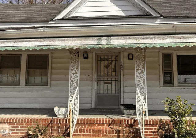 3rd image of 104 Ash St E, Wilson, NC 27893 | MLS# 10150778